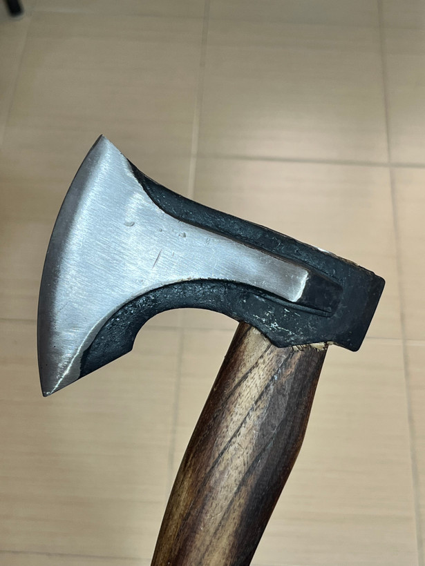 تبر فولادی لبە تیز ژاپنی استوک